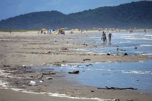 Governo promove debate inédito para resolver o problema de lixo no mar